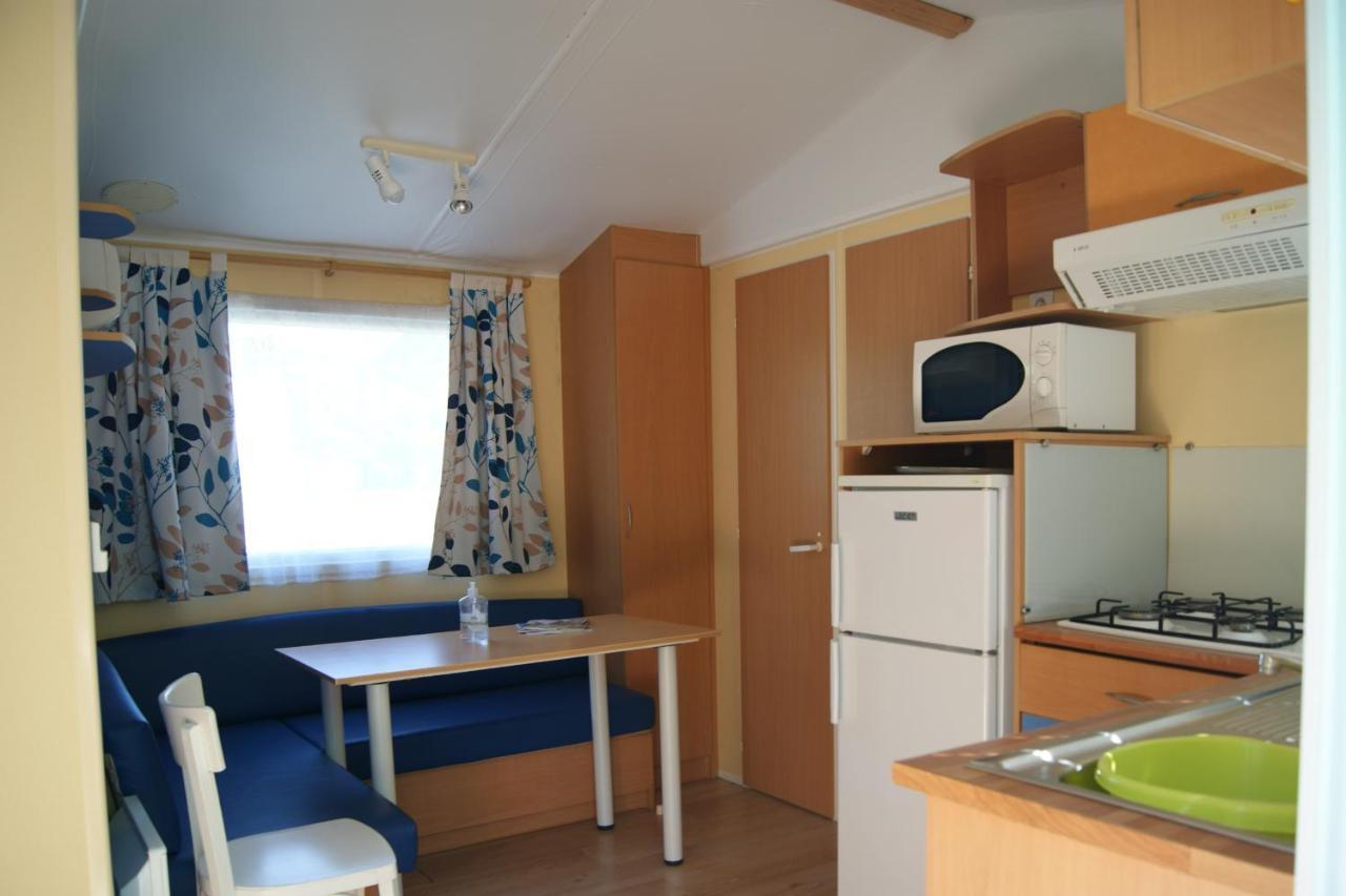 Camping Le Chambron Condorcet Bagian luar foto